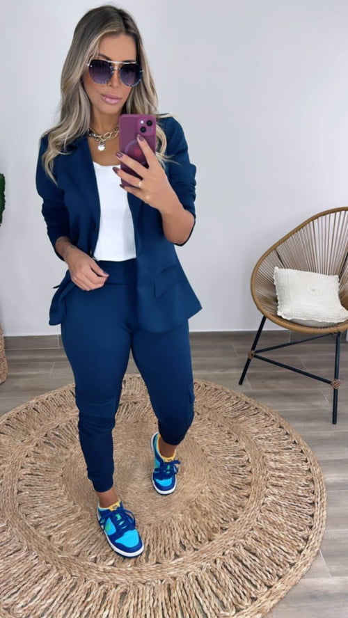 Conjunto de 3 peças Mariana  blazer e calça cargo marinho  atenção o P 36/38  M40 g 42/44 somente nessa cor