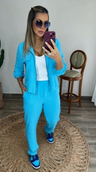 Conjunto em air flow com ziper Catarina azul celeste