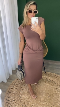 Vestido midi em moletinho com laço na frente Emoções Camel